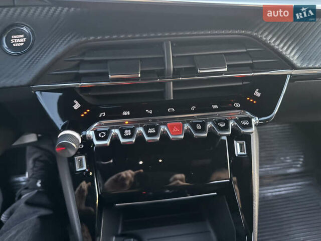 Красный Пежо e-208, объемом двигателя 0 л и пробегом 76 тыс. км за 14950 $, фото 26 на Automoto.ua