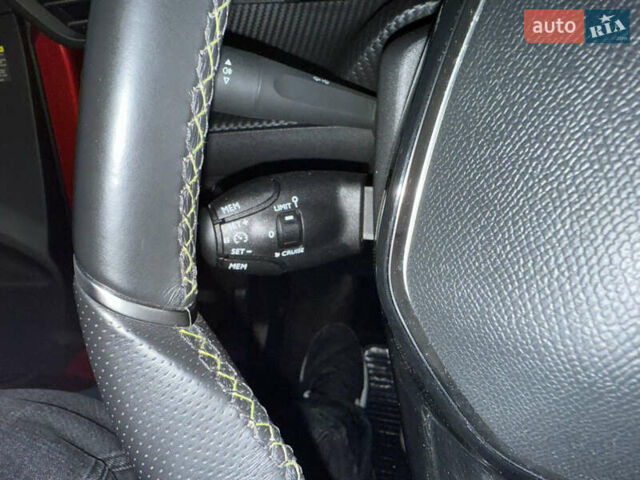 Красный Пежо e-208, объемом двигателя 0 л и пробегом 76 тыс. км за 14950 $, фото 29 на Automoto.ua