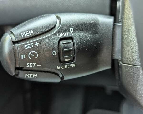 Пежо e-208, объемом двигателя 0 л и пробегом 32 тыс. км за 15400 $, фото 25 на Automoto.ua