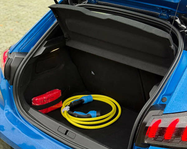 Пежо e-208, объемом двигателя 0 л и пробегом 29 тыс. км за 17000 $, фото 40 на Automoto.ua