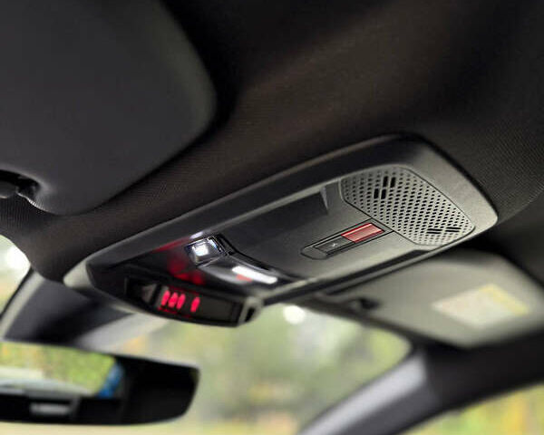 Пежо e-208, объемом двигателя 0 л и пробегом 29 тыс. км за 17000 $, фото 35 на Automoto.ua