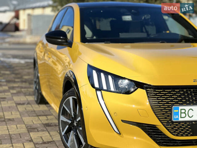 Желтый Пежо e-208, объемом двигателя 0 л и пробегом 65 тыс. км за 14200 $, фото 4 на Automoto.ua