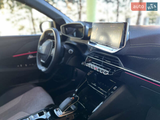 Желтый Пежо e-208, объемом двигателя 0 л и пробегом 65 тыс. км за 14200 $, фото 33 на Automoto.ua