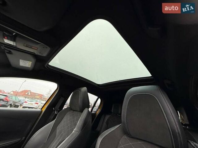 Желтый Пежо e-208, объемом двигателя 0 л и пробегом 129 тыс. км за 14399 $, фото 20 на Automoto.ua