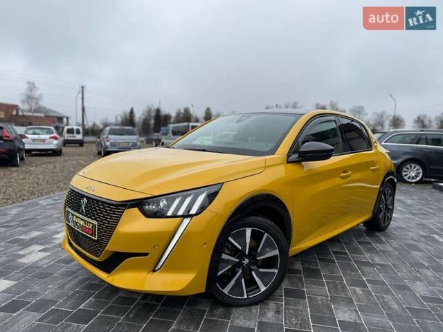 Желтый Пежо e-208, объемом двигателя 0 л и пробегом 129 тыс. км за 14399 $, фото 47 на Automoto.ua