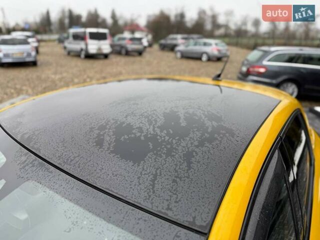 Желтый Пежо e-208, объемом двигателя 0 л и пробегом 129 тыс. км за 14399 $, фото 15 на Automoto.ua