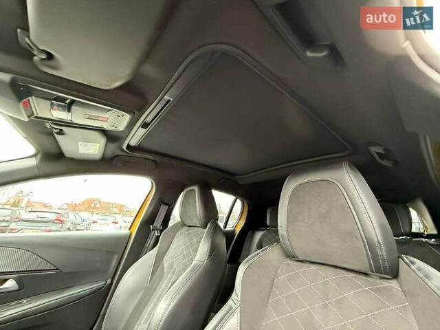 Желтый Пежо e-208, объемом двигателя 0 л и пробегом 129 тыс. км за 14399 $, фото 21 на Automoto.ua