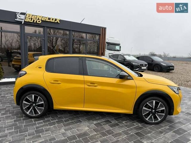 Желтый Пежо e-208, объемом двигателя 0 л и пробегом 129 тыс. км за 14399 $, фото 11 на Automoto.ua