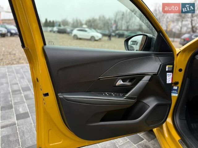 Желтый Пежо e-208, объемом двигателя 0 л и пробегом 129 тыс. км за 14399 $, фото 18 на Automoto.ua