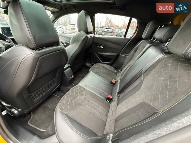 Желтый Пежо e-208, объемом двигателя 0 л и пробегом 129 тыс. км за 14399 $, фото 35 на Automoto.ua