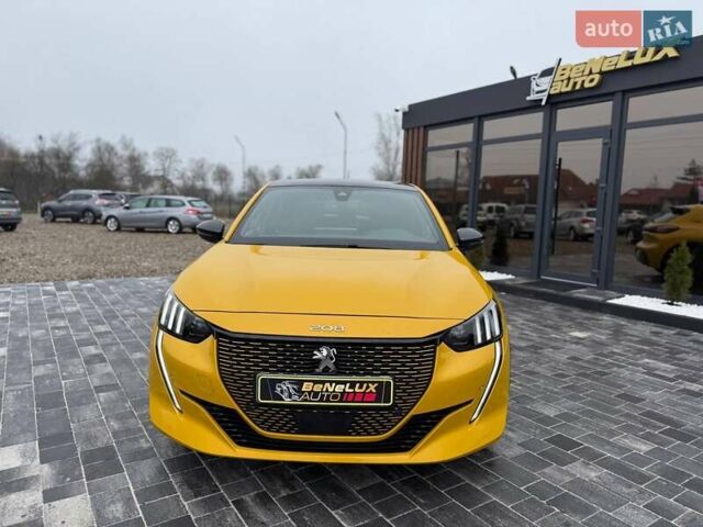 Желтый Пежо e-208, объемом двигателя 0 л и пробегом 129 тыс. км за 14399 $, фото 3 на Automoto.ua