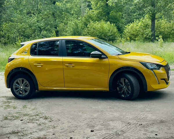 Жовтий Пежо e-208, об'ємом двигуна 0 л та пробігом 40 тис. км за 15200 $, фото 26 на Automoto.ua