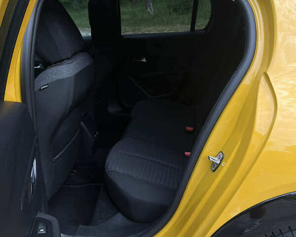 Жовтий Пежо e-208, об'ємом двигуна 0 л та пробігом 40 тис. км за 15200 $, фото 20 на Automoto.ua