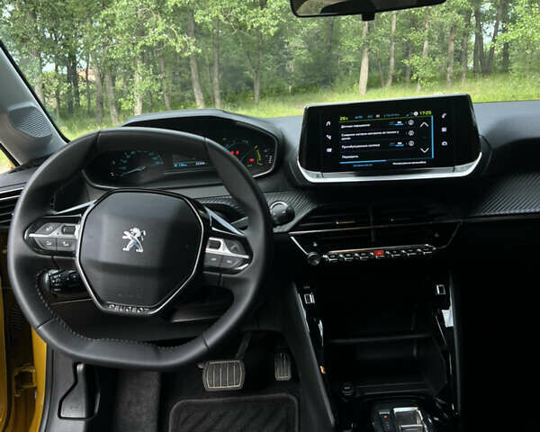 Жовтий Пежо e-208, об'ємом двигуна 0 л та пробігом 40 тис. км за 15200 $, фото 3 на Automoto.ua