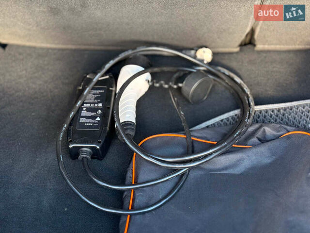 Сірий Пежо e-208, об'ємом двигуна 0 л та пробігом 109 тис. км за 12440 $, фото 41 на Automoto.ua