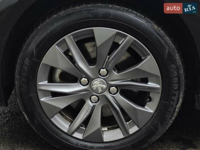 Серый Пежо e-208, объемом двигателя 0 л и пробегом 102 тыс. км за 15064 $, фото 36 на Automoto.ua