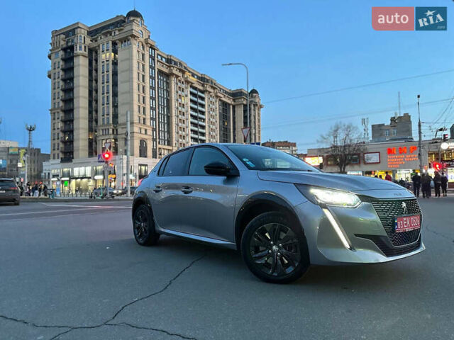 Серый Пежо e-208, объемом двигателя 0 л и пробегом 16 тыс. км за 13999 $, фото 2 на Automoto.ua