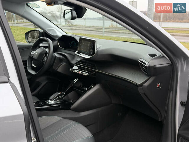 Серый Пежо e-208, объемом двигателя 0 л и пробегом 76 тыс. км за 13500 $, фото 36 на Automoto.ua