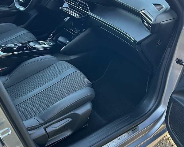 Серый Пежо e-208, объемом двигателя 0 л и пробегом 79 тыс. км за 15250 $, фото 34 на Automoto.ua