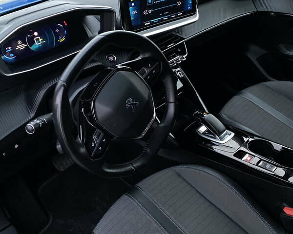 Синий Пежо e-208, объемом двигателя 0 л и пробегом 81 тыс. км за 12800 $, фото 33 на Automoto.ua