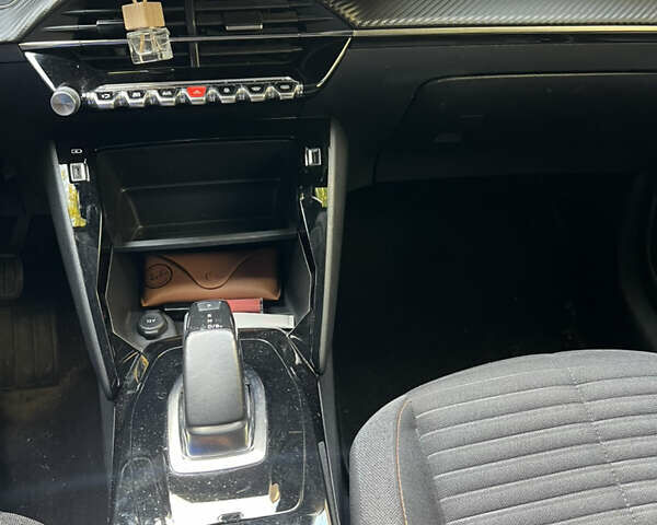 Синій Пежо e-208, об'ємом двигуна 0 л та пробігом 49 тис. км за 14000 $, фото 6 на Automoto.ua