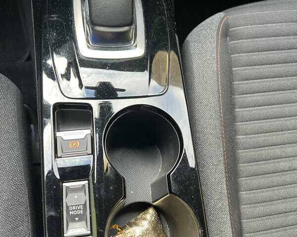 Синій Пежо e-208, об'ємом двигуна 0 л та пробігом 49 тис. км за 14000 $, фото 13 на Automoto.ua