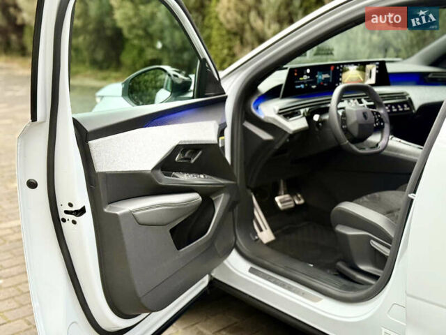 Белый Пежо e-3008, объемом двигателя 0 л и пробегом 1 тыс. км за 37950 $, фото 41 на Automoto.ua