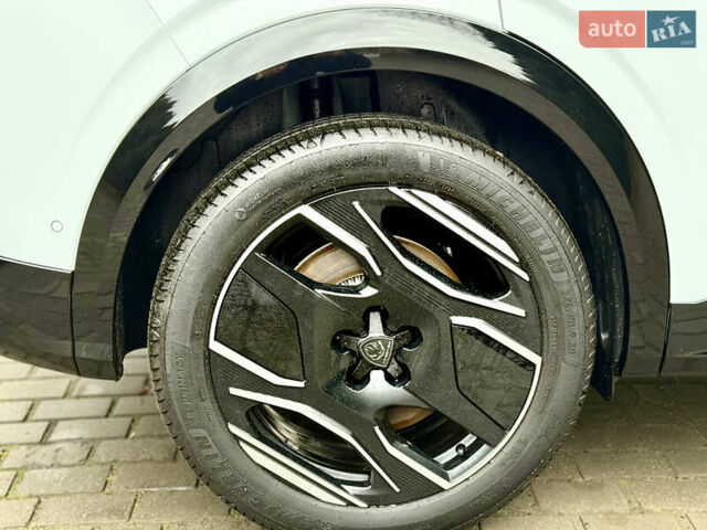 Белый Пежо e-3008, объемом двигателя 0 л и пробегом 1 тыс. км за 37950 $, фото 85 на Automoto.ua