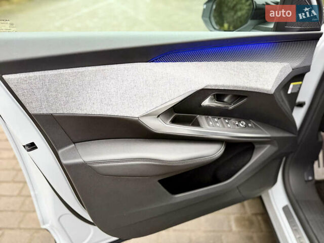 Белый Пежо e-3008, объемом двигателя 0 л и пробегом 1 тыс. км за 37950 $, фото 37 на Automoto.ua