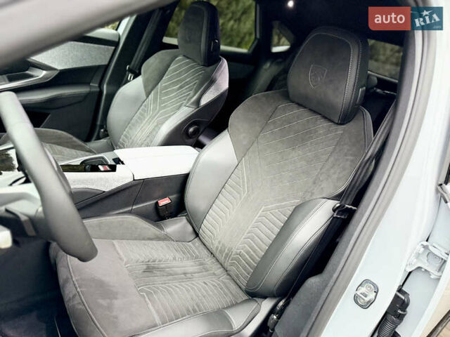 Белый Пежо e-3008, объемом двигателя 0 л и пробегом 1 тыс. км за 37950 $, фото 43 на Automoto.ua