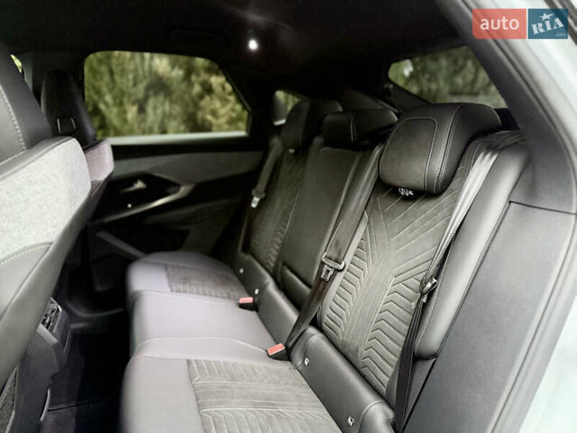 Белый Пежо e-3008, объемом двигателя 0 л и пробегом 1 тыс. км за 37950 $, фото 72 на Automoto.ua