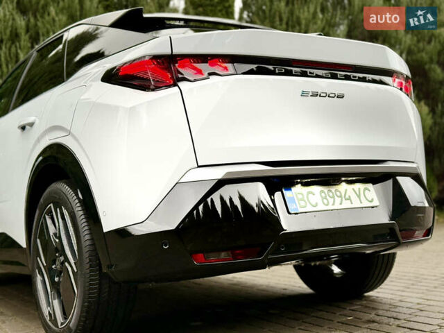 Белый Пежо e-3008, объемом двигателя 0 л и пробегом 1 тыс. км за 37950 $, фото 35 на Automoto.ua