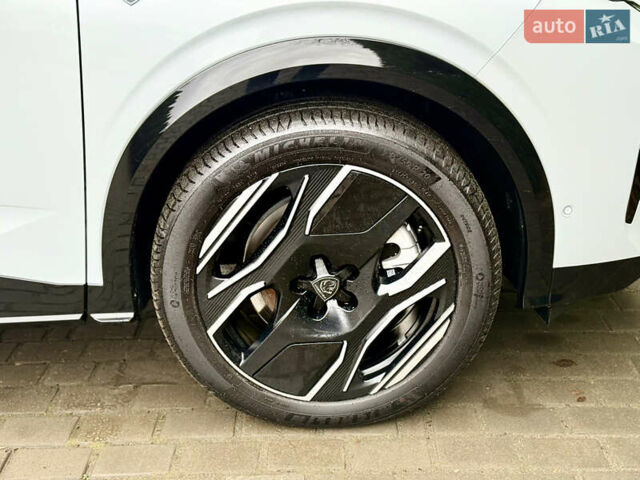 Белый Пежо e-3008, объемом двигателя 0 л и пробегом 1 тыс. км за 37950 $, фото 84 на Automoto.ua