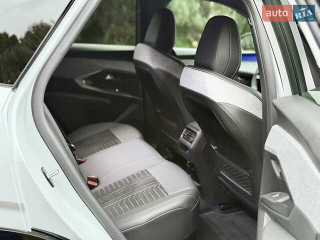 Белый Пежо e-3008, объемом двигателя 0 л и пробегом 1 тыс. км за 37950 $, фото 69 на Automoto.ua