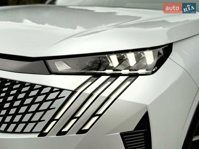 Белый Пежо e-3008, объемом двигателя 0 л и пробегом 1 тыс. км за 37950 $, фото 6 на Automoto.ua