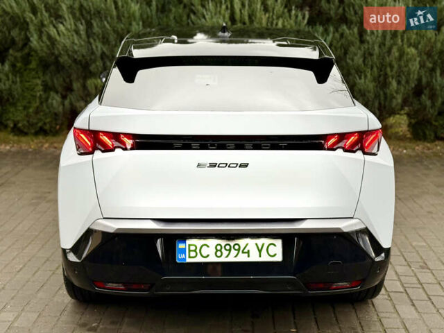 Белый Пежо e-3008, объемом двигателя 0 л и пробегом 1 тыс. км за 37950 $, фото 31 на Automoto.ua