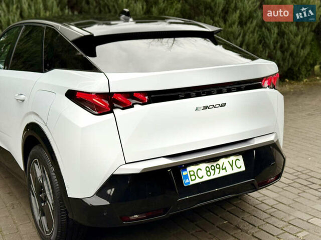 Белый Пежо e-3008, объемом двигателя 0 л и пробегом 1 тыс. км за 37950 $, фото 36 на Automoto.ua