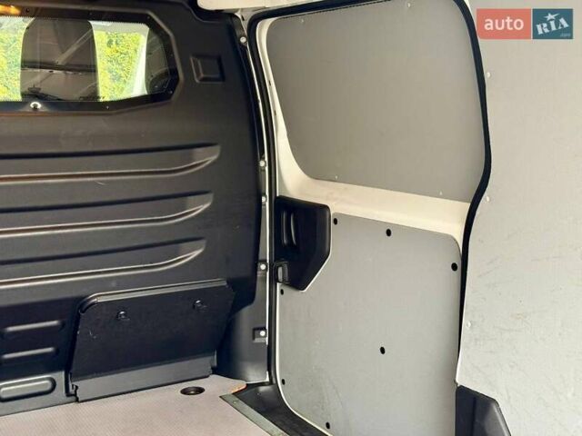 Білий Пежо e-Expert, об'ємом двигуна 0 л та пробігом 118 тис. км за 19999 $, фото 21 на Automoto.ua