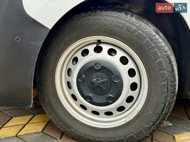 Білий Пежо e-Expert, об'ємом двигуна 0 л та пробігом 118 тис. км за 19999 $, фото 11 на Automoto.ua