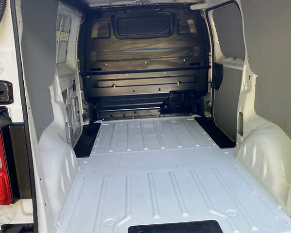 Білий Пежо e-Expert, об'ємом двигуна 0 л та пробігом 13 тис. км за 20500 $, фото 11 на Automoto.ua