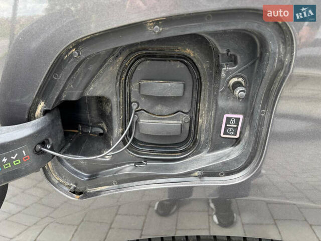 Серый Пежо e-Expert, объемом двигателя 0 л и пробегом 1 тыс. км за 27500 $, фото 25 на Automoto.ua