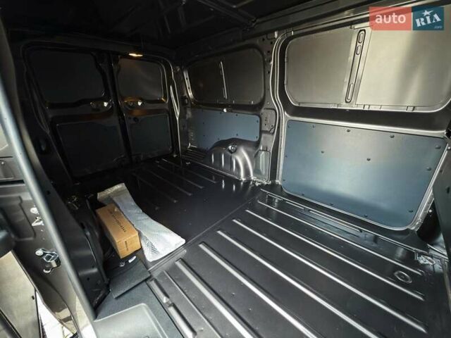 Серый Пежо e-Expert, объемом двигателя 0 л и пробегом 1 тыс. км за 30338 $, фото 15 на Automoto.ua