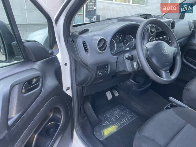 Білий Пежо E-Partner, об'ємом двигуна 0 л та пробігом 23 тис. км за 7900 $, фото 19 на Automoto.ua