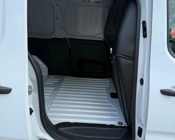 Белый Пежо E-Partner, объемом двигателя 0 л и пробегом 1 тыс. км за 24234 $, фото 19 на Automoto.ua