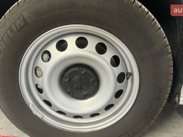 Пежо E-Partner, объемом двигателя 0 л и пробегом 0 тыс. км за 22439 $, фото 8 на Automoto.ua