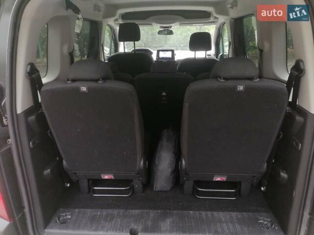 Черный Пежо e-Rifter, объемом двигателя 0 л и пробегом 39 тыс. км за 21600 $, фото 20 на Automoto.ua
