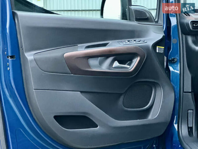 Синій Пежо e-Rifter, об'ємом двигуна 0 л та пробігом 50 тис. км за 19777 $, фото 43 на Automoto.ua