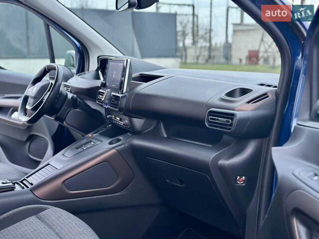 Синій Пежо e-Rifter, об'ємом двигуна 0 л та пробігом 50 тис. км за 19777 $, фото 40 на Automoto.ua