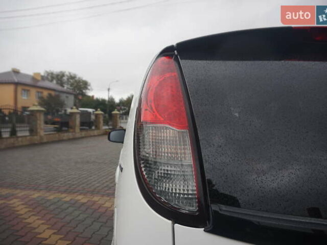 Белый Пежо иOн, объемом двигателя 0 л и пробегом 84 тыс. км за 3550 $, фото 22 на Automoto.ua