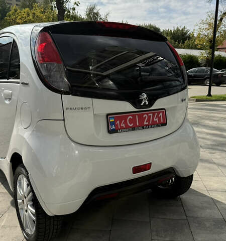 Білий Пежо iOн, об'ємом двигуна 0 л та пробігом 90 тис. км за 3999 $, фото 7 на Automoto.ua